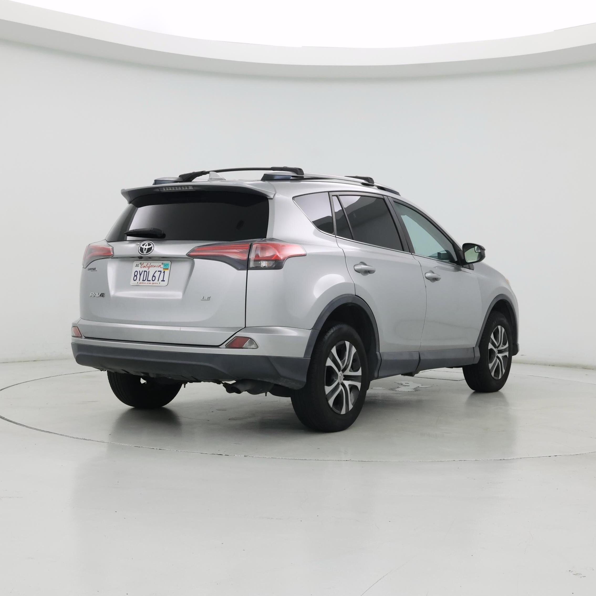 Thumbnail: 2018 Toyota RAV4 - 8