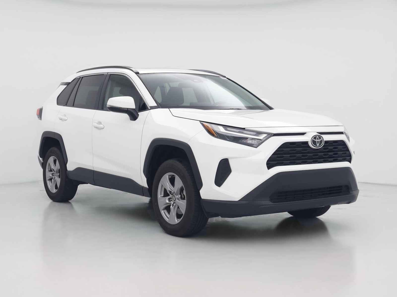2025 Toyota RAV4 XLE - Photo 1