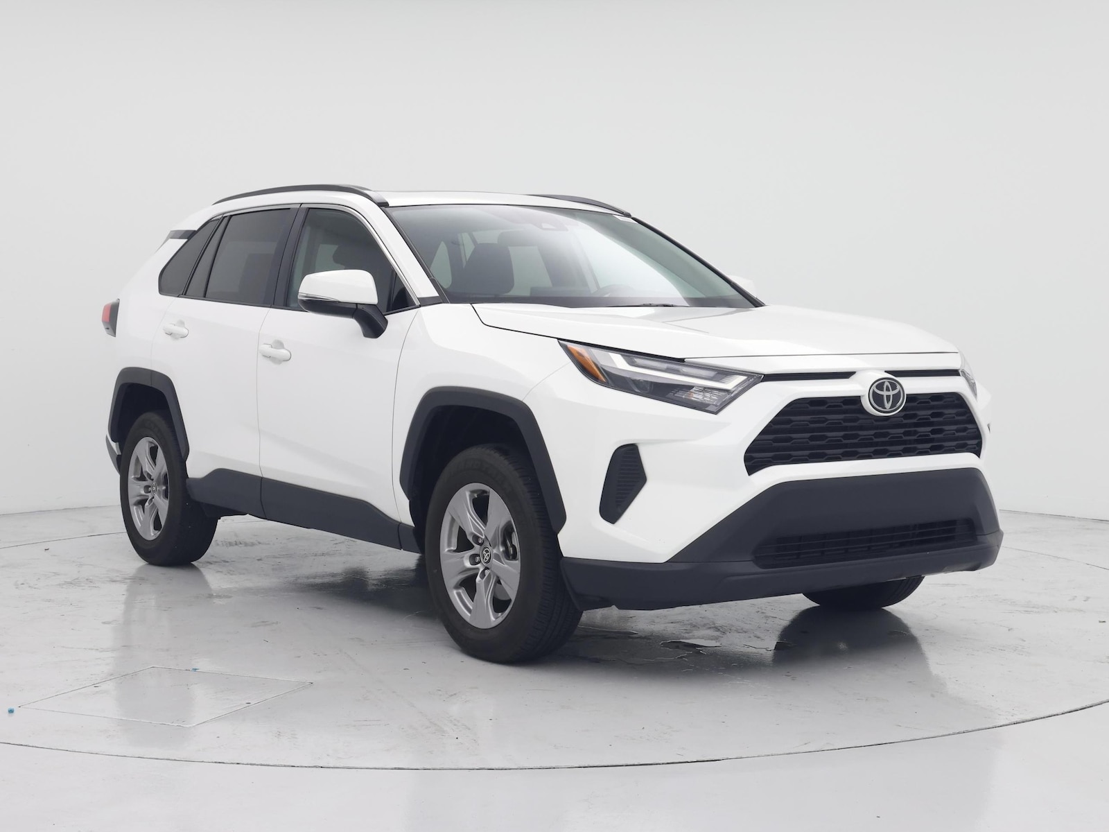 2025 Toyota RAV4 XLE - Photo 2