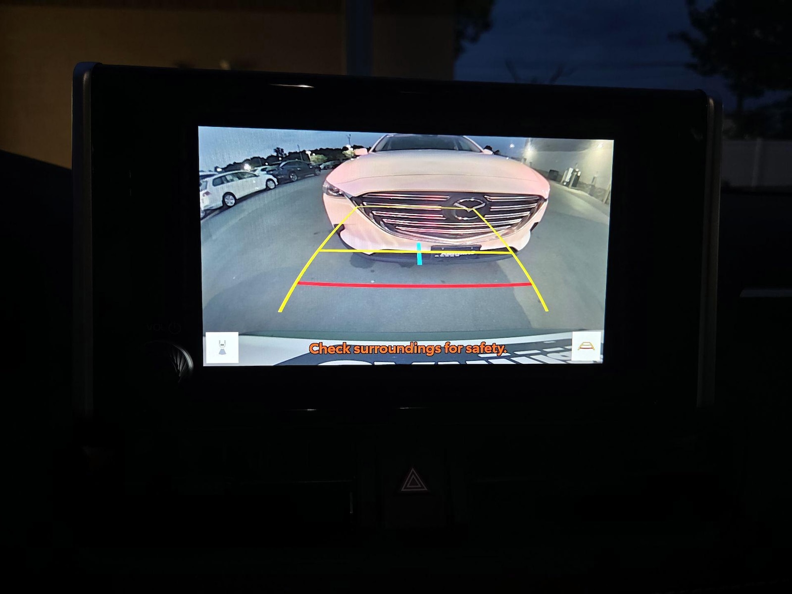 2025 Toyota RAV4 XLE - Photo 15