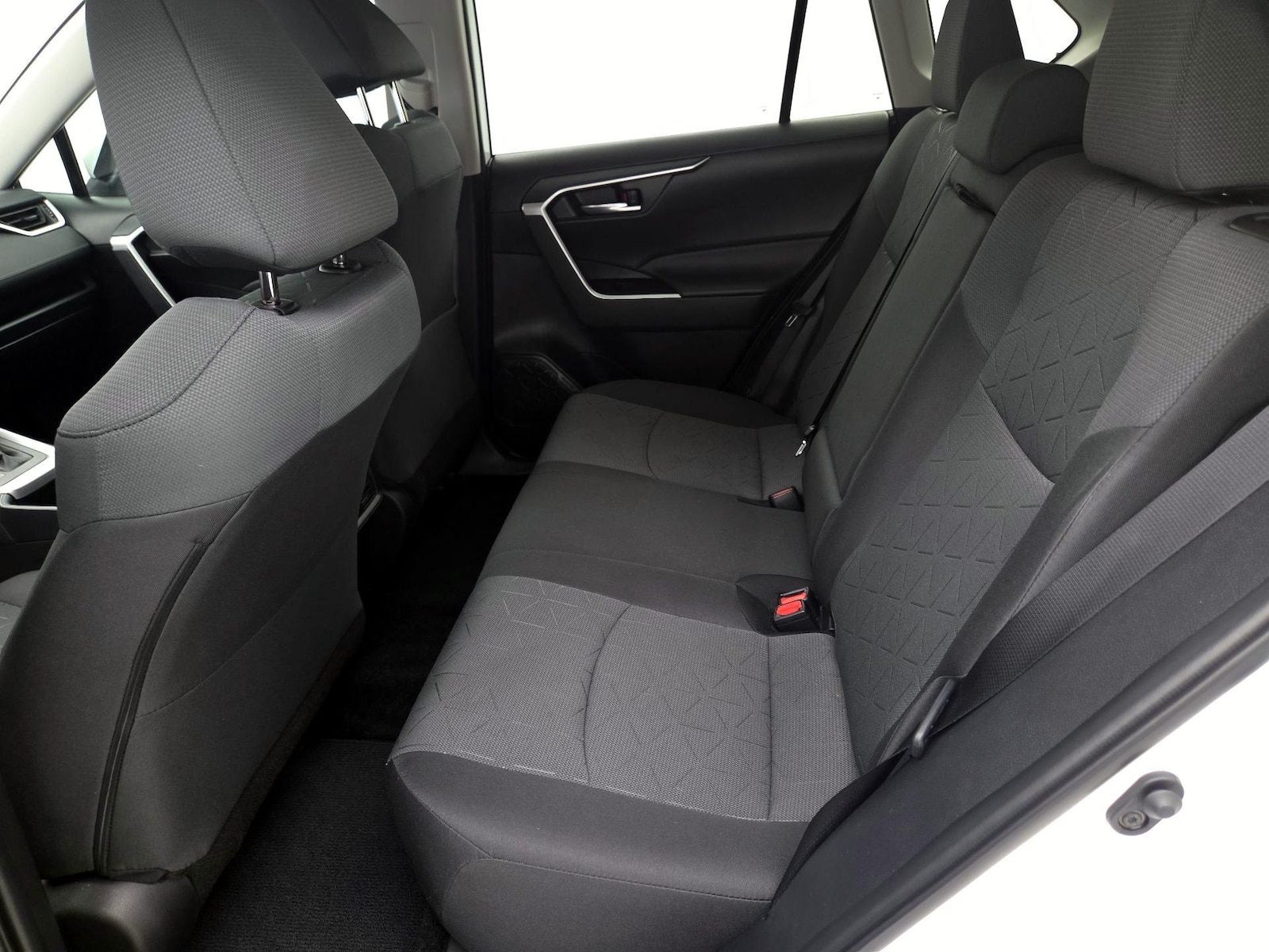 2025 Toyota RAV4 XLE - Photo 20