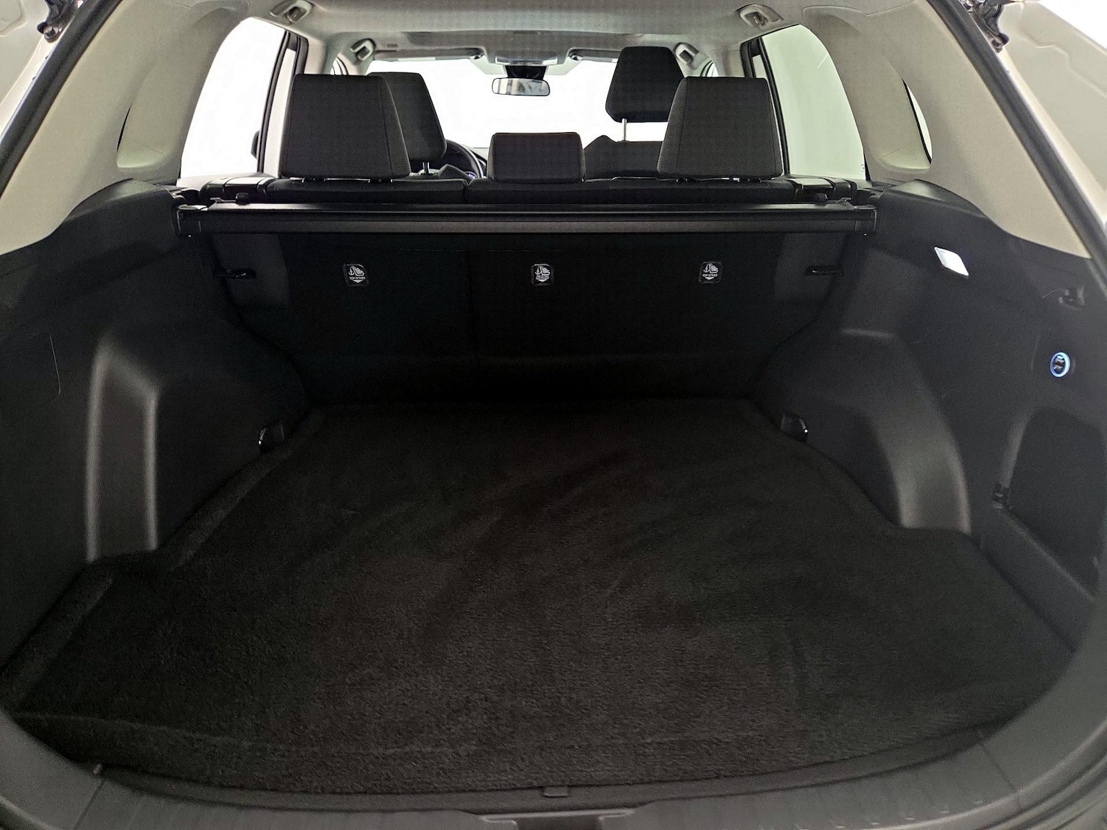 2025 Toyota RAV4 XLE - Photo 21
