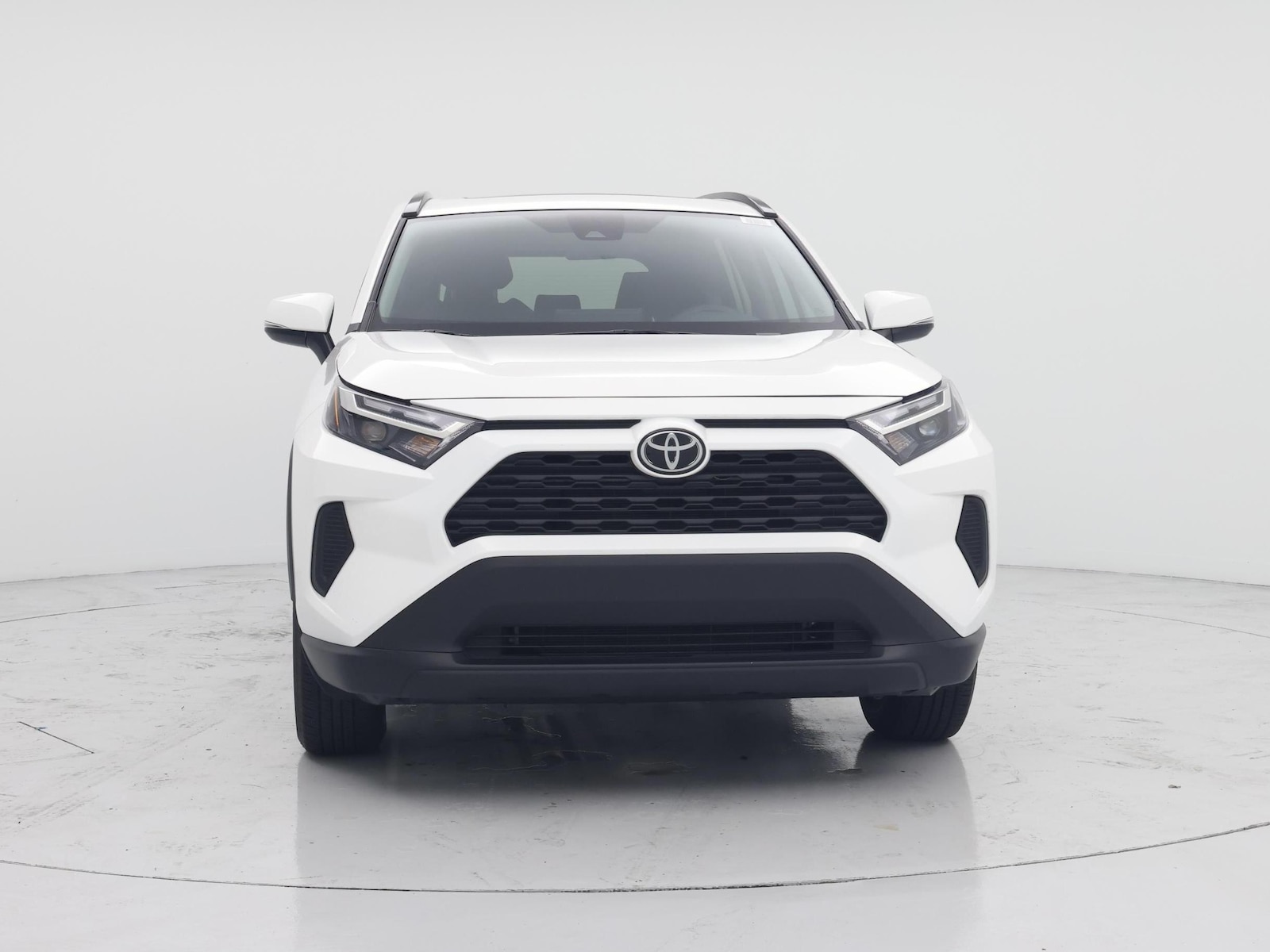 2025 Toyota RAV4 XLE - Photo 6
