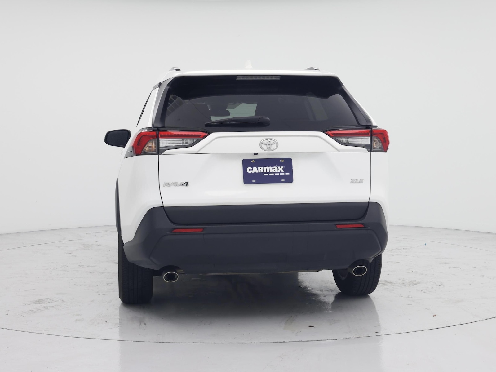 2025 Toyota RAV4 XLE - Photo 7