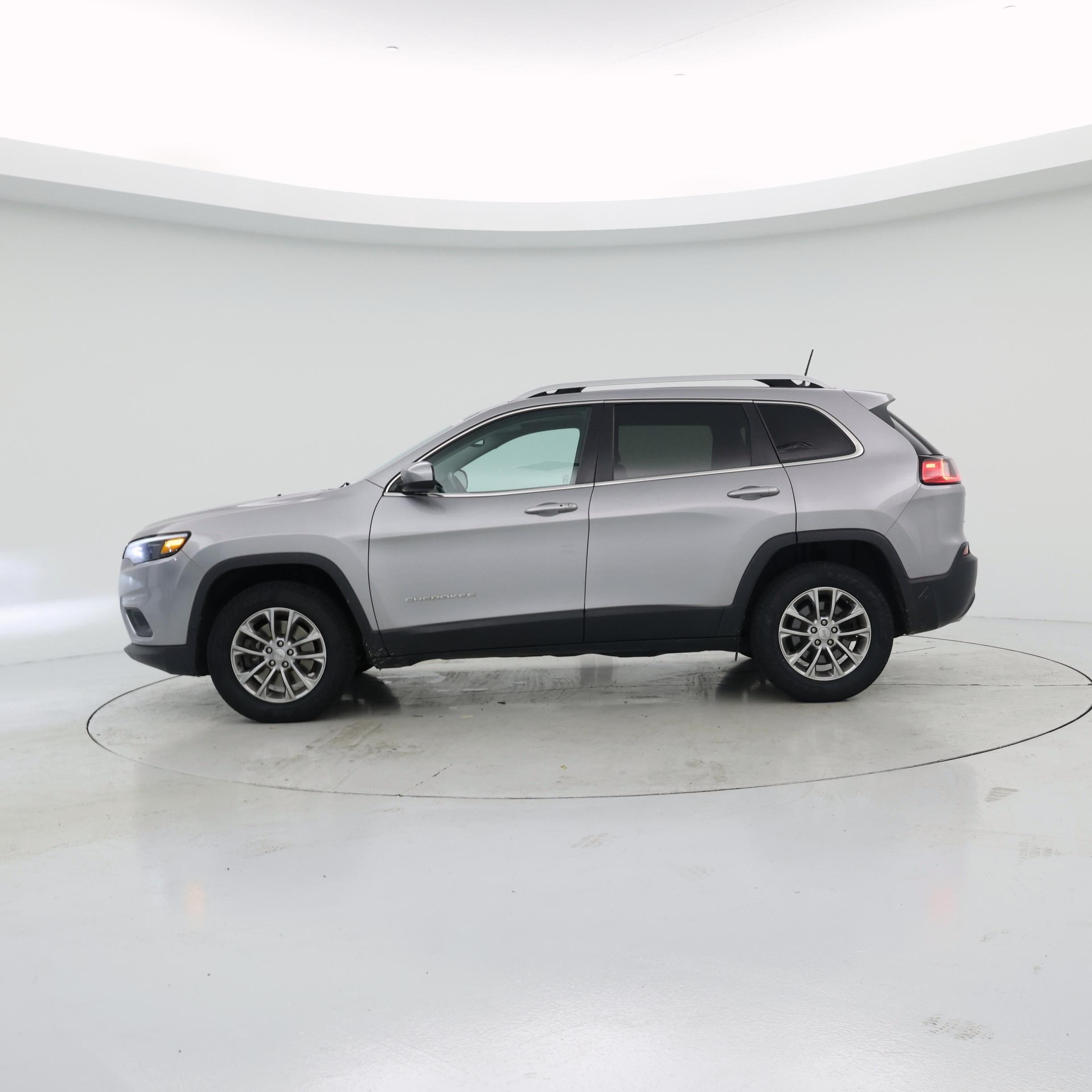 Thumbnail: 2019 Jeep Cherokee - 3