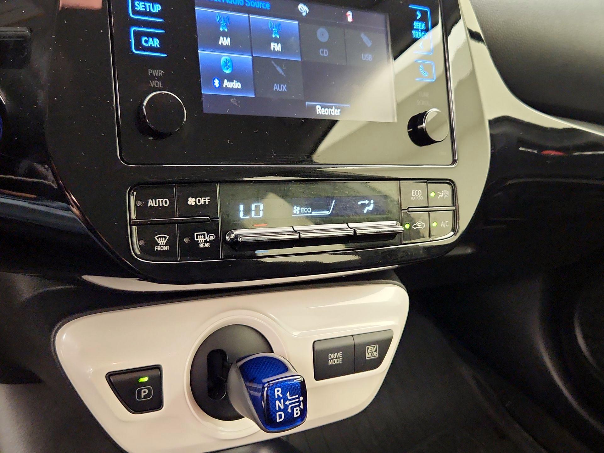 Thumbnail: 2018 Toyota Prius - 16