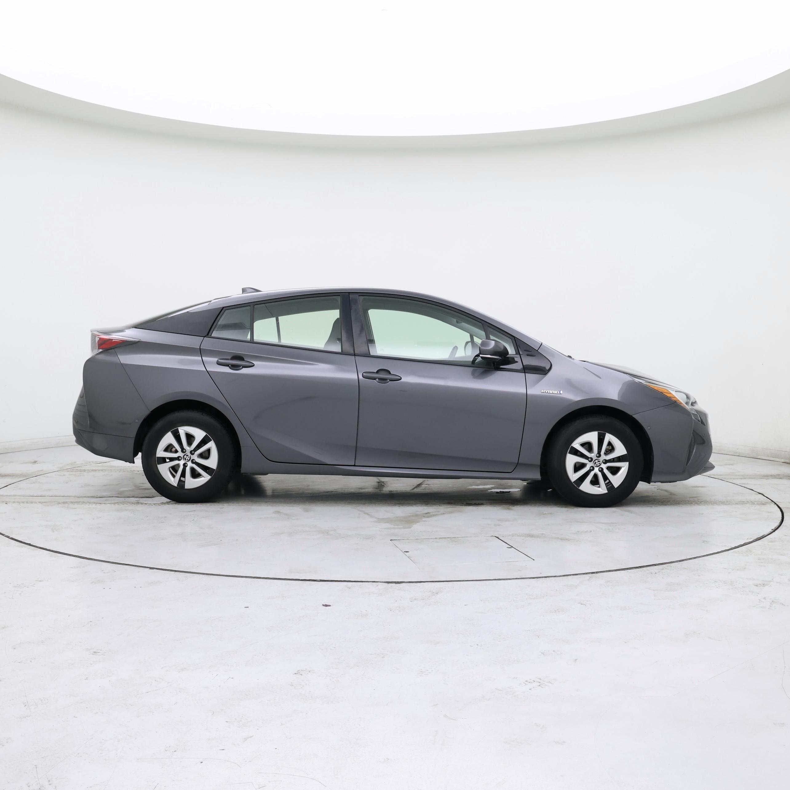 Thumbnail: 2018 Toyota Prius - 7