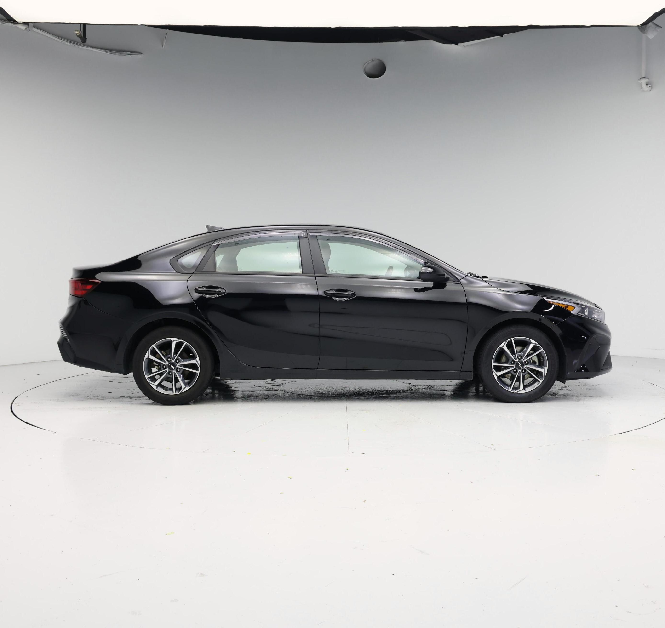Thumbnail: 2024 Kia Forte - 7