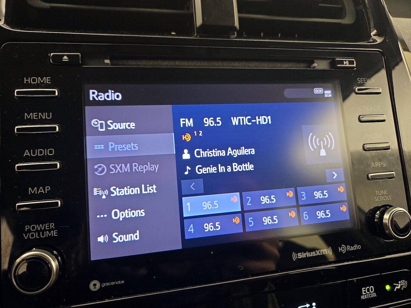2021 Toyota Prius Prime LE - Photo 15