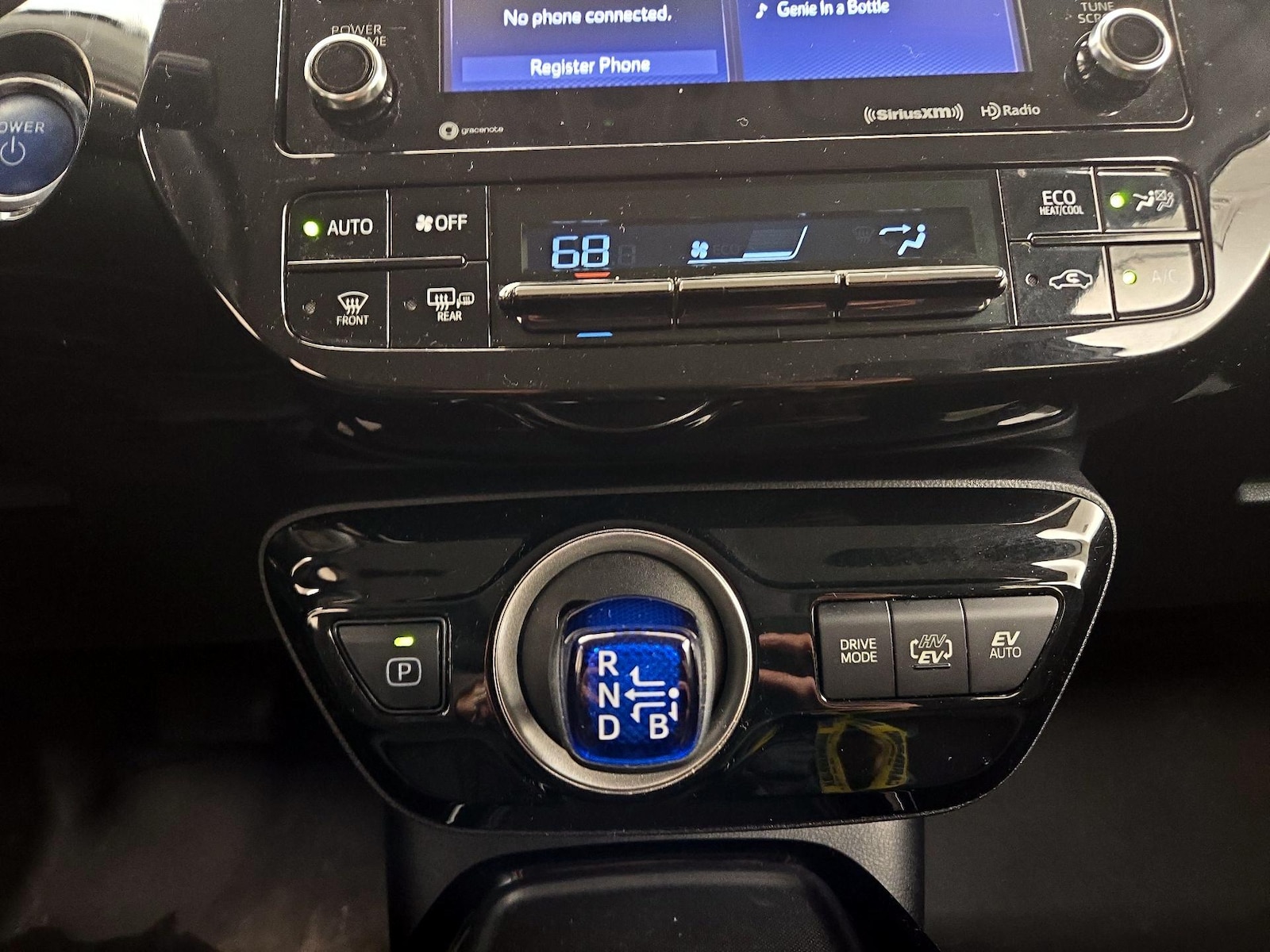 2021 Toyota Prius Prime LE - Photo 17