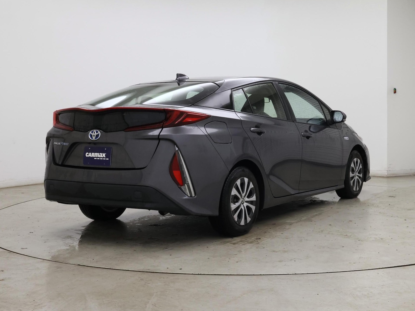 2021 Toyota Prius Prime LE - Photo 9