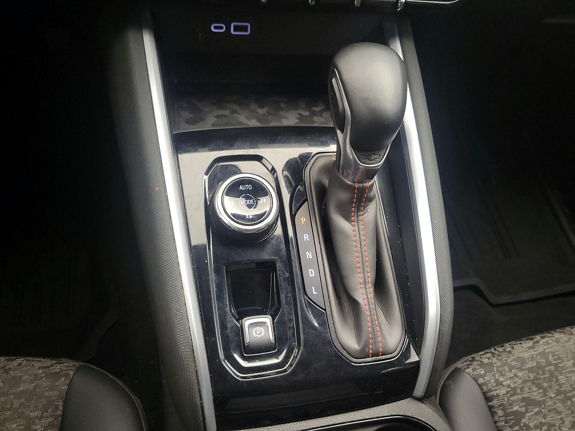 Thumbnail: 2023 Chevrolet Colorado - 17