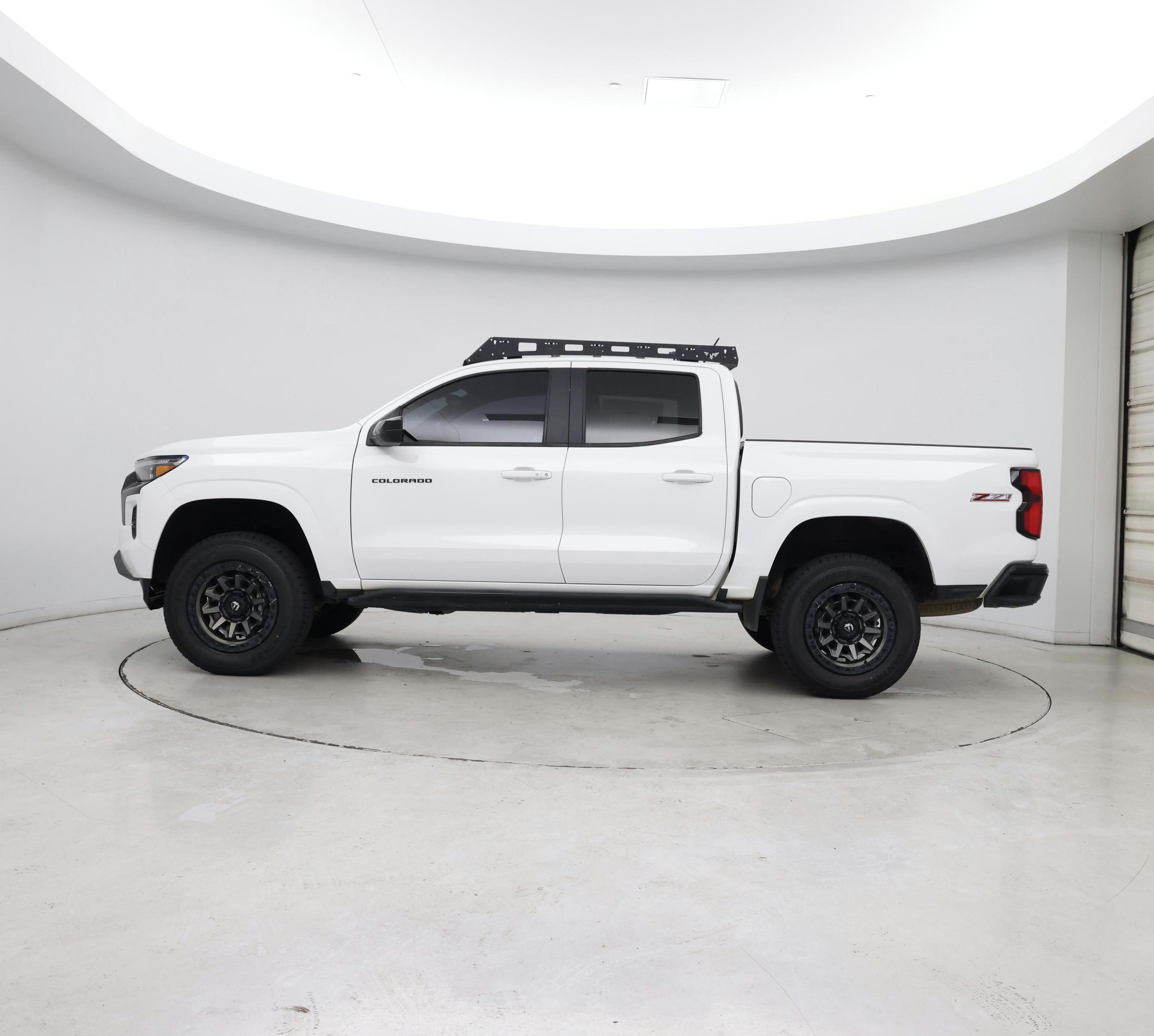Thumbnail: 2023 Chevrolet Colorado - 3