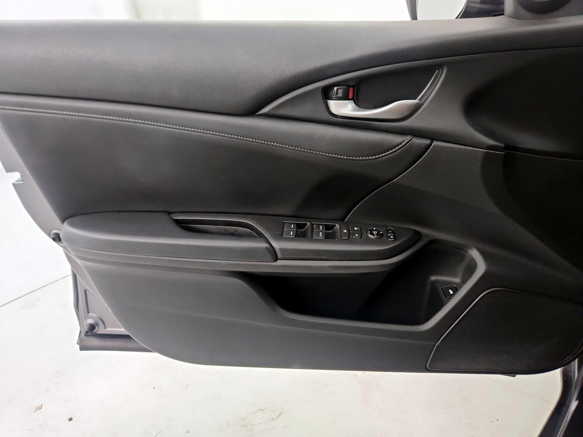 Thumbnail: 2019 Honda Insight - 12