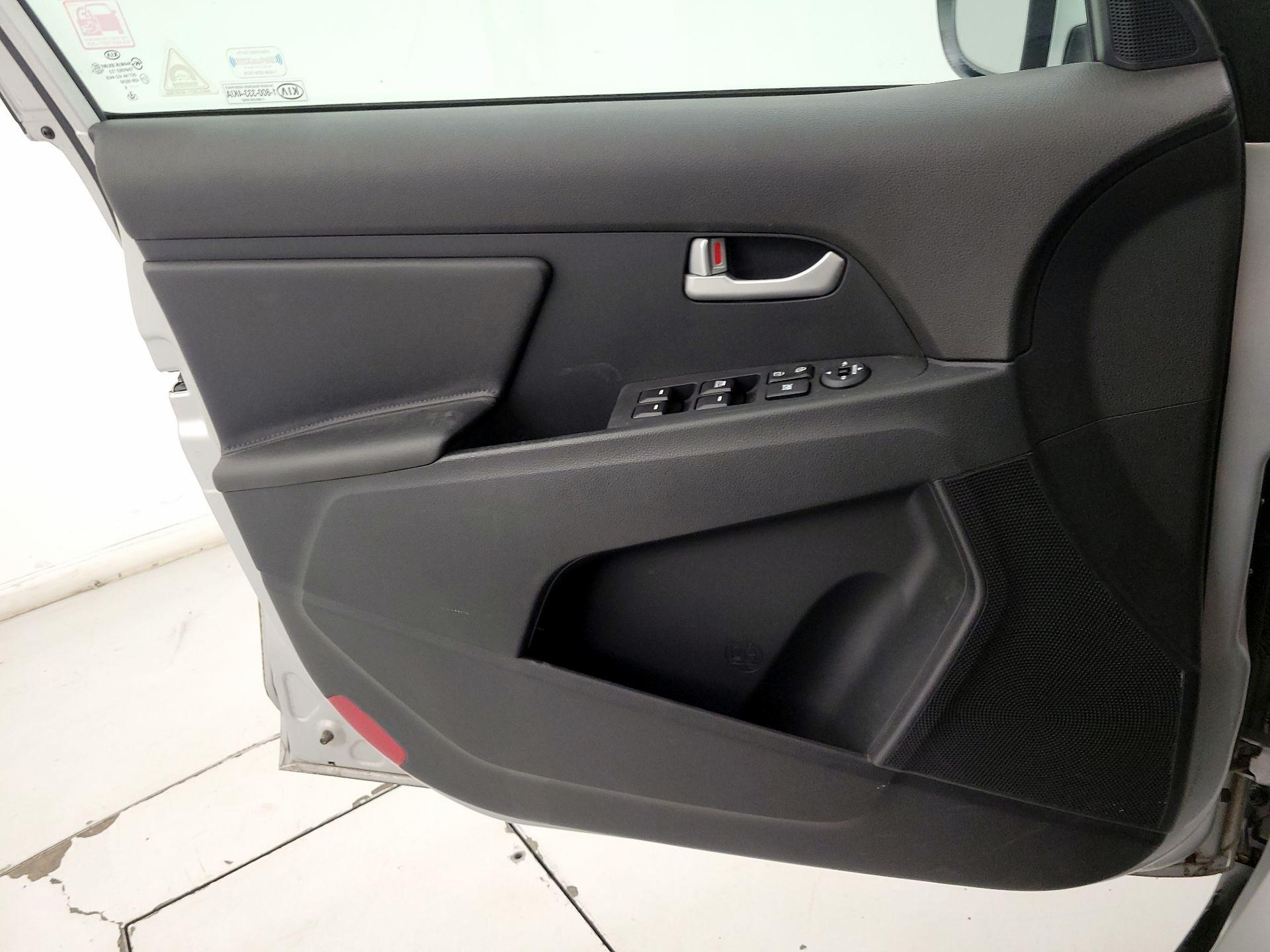 Thumbnail: 2014 Kia Sportage - 12