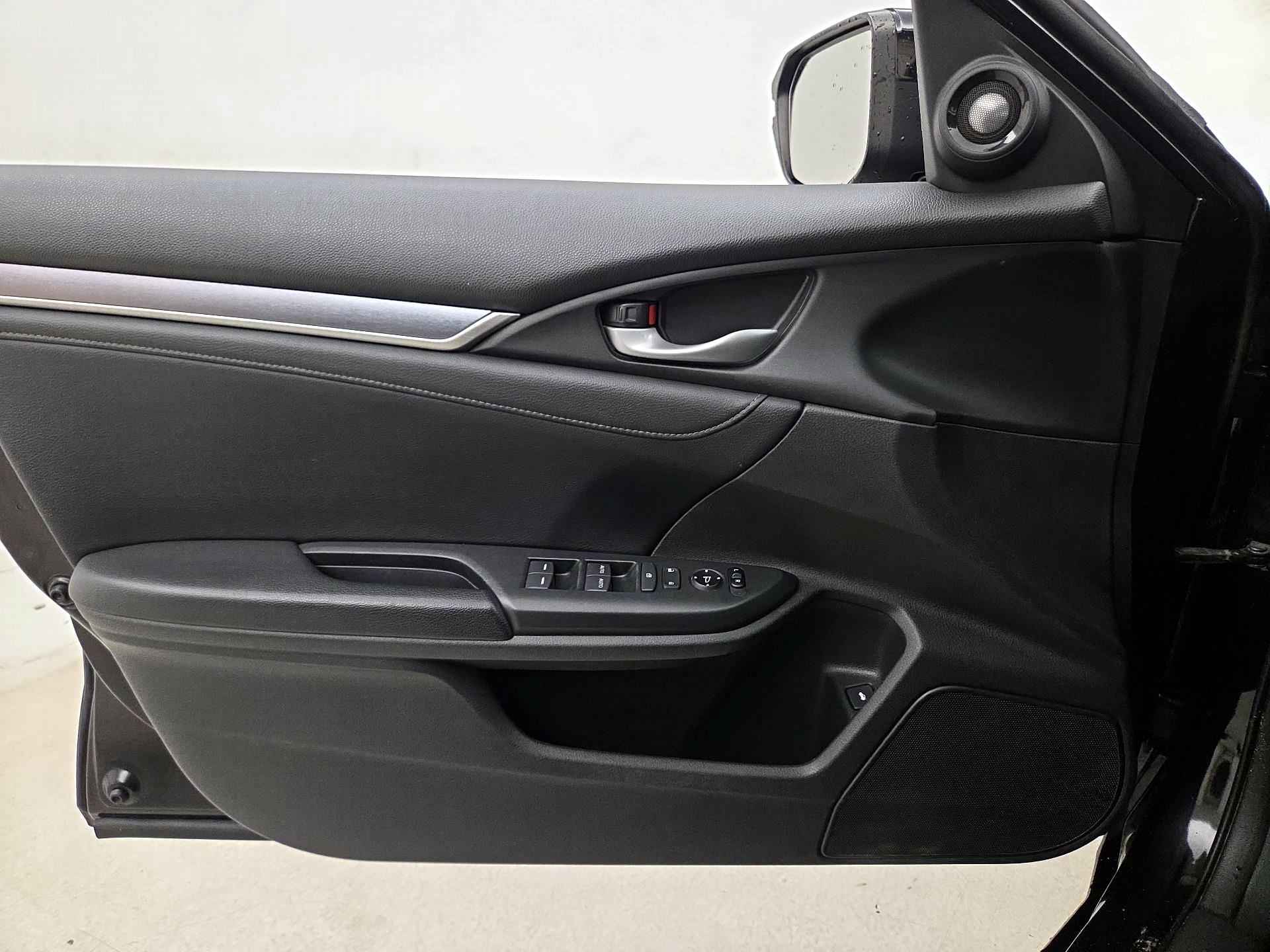 Thumbnail: 2017 Honda Civic - 12