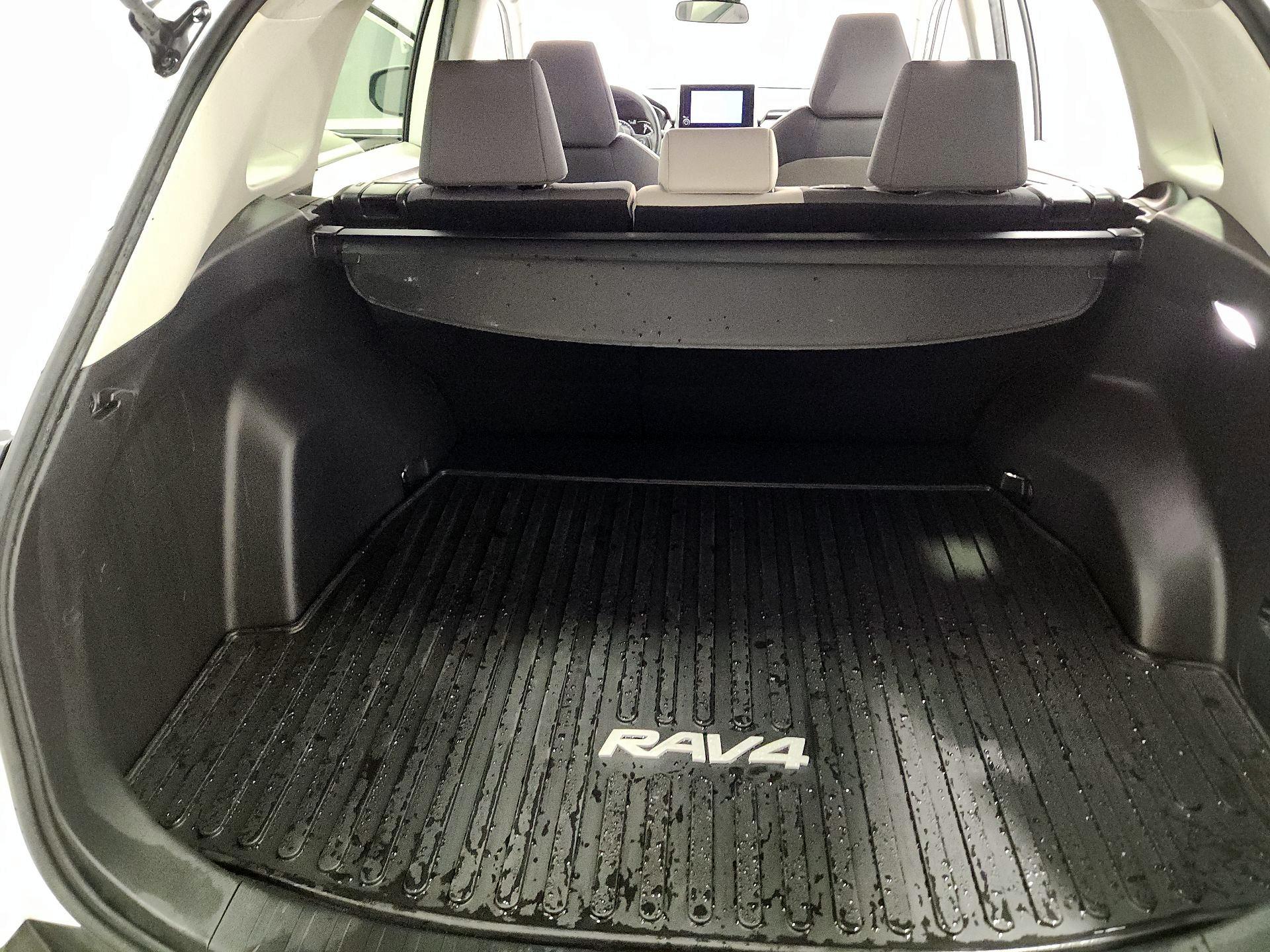 Thumbnail: 2023 Toyota RAV4 - 20