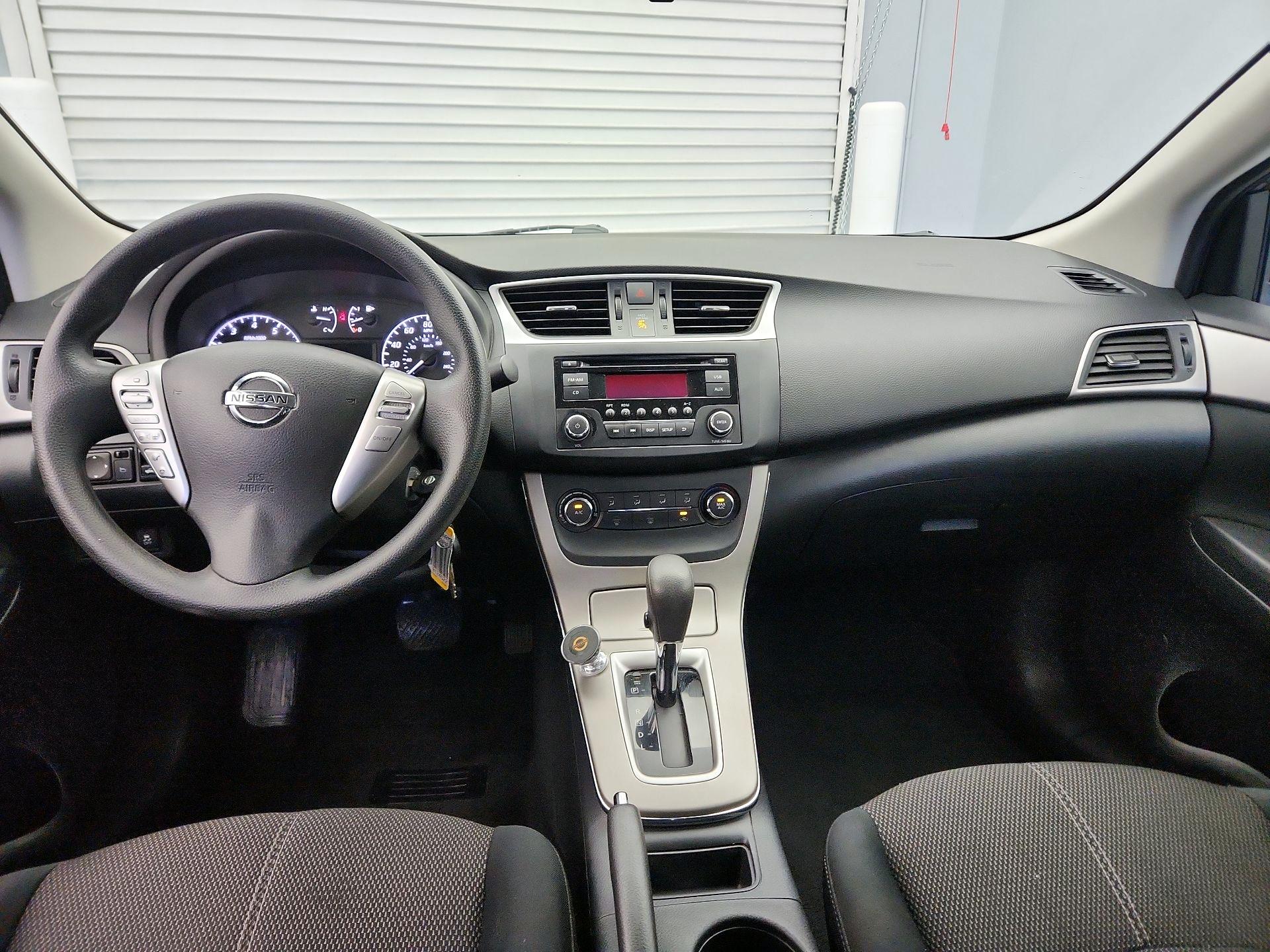 Thumbnail: 2015 Nissan Sentra - 9