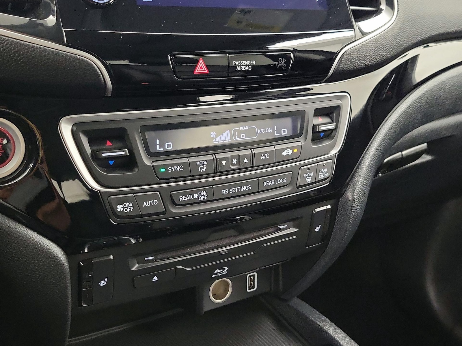 2021 Honda Pilot Touring - Photo 18