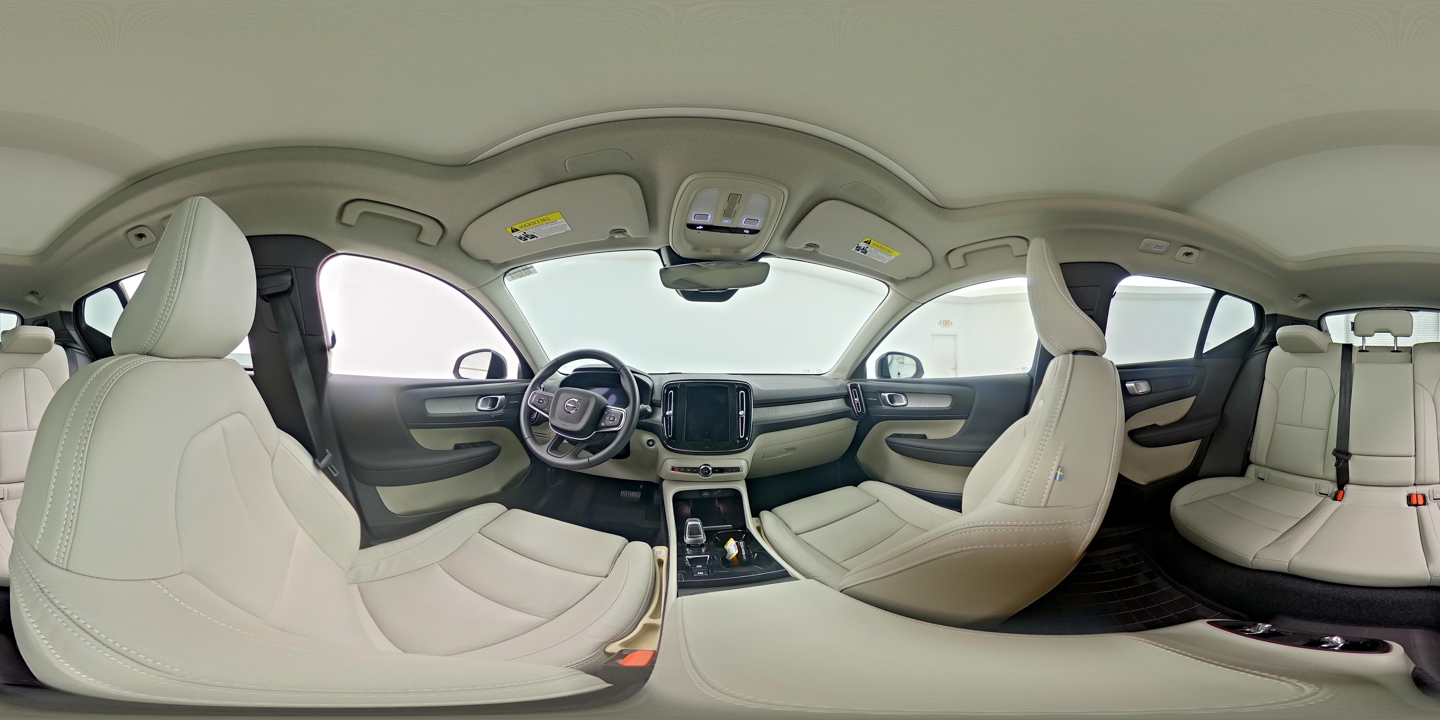2025 Volvo XC40 Plus - Photo 26