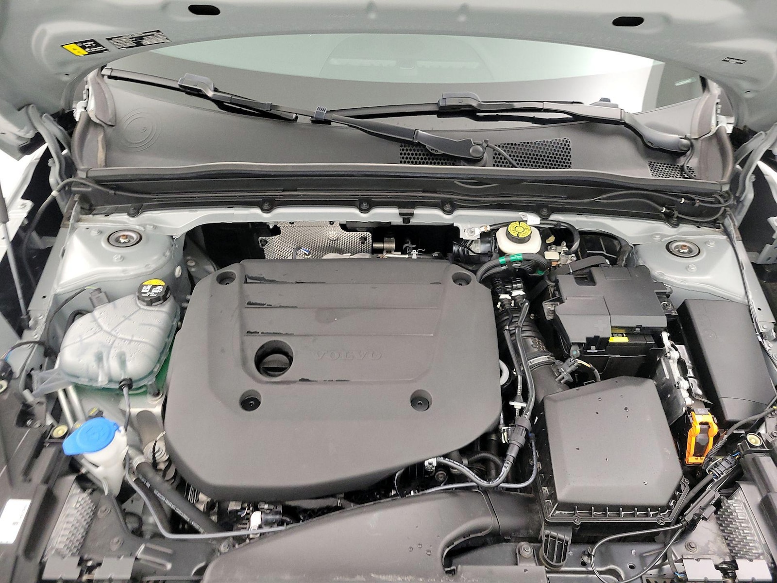 2025 Volvo XC40 Plus - Photo 24
