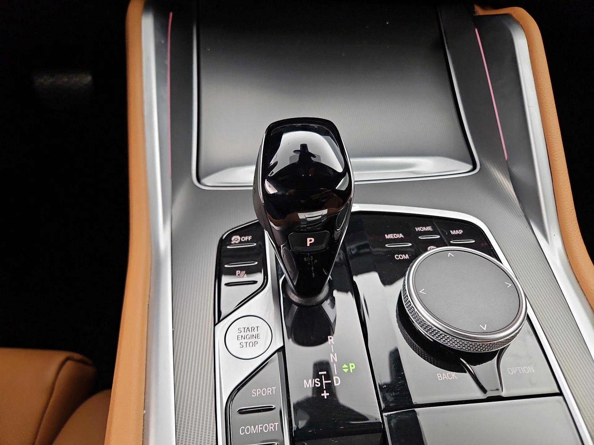 Thumbnail: 2022 BMW X6 - 18