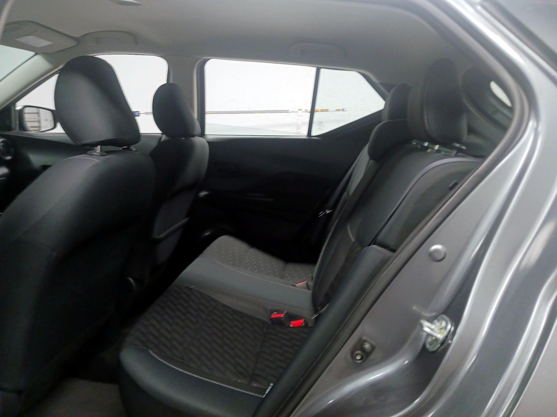 Thumbnail: 2021 Nissan Kicks - 17