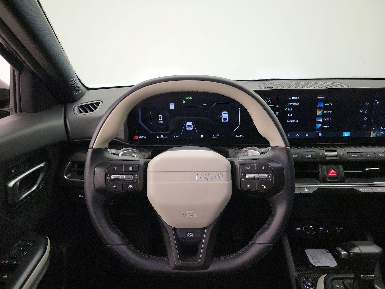 2025 Kia K4 GT-Line - Photo 11