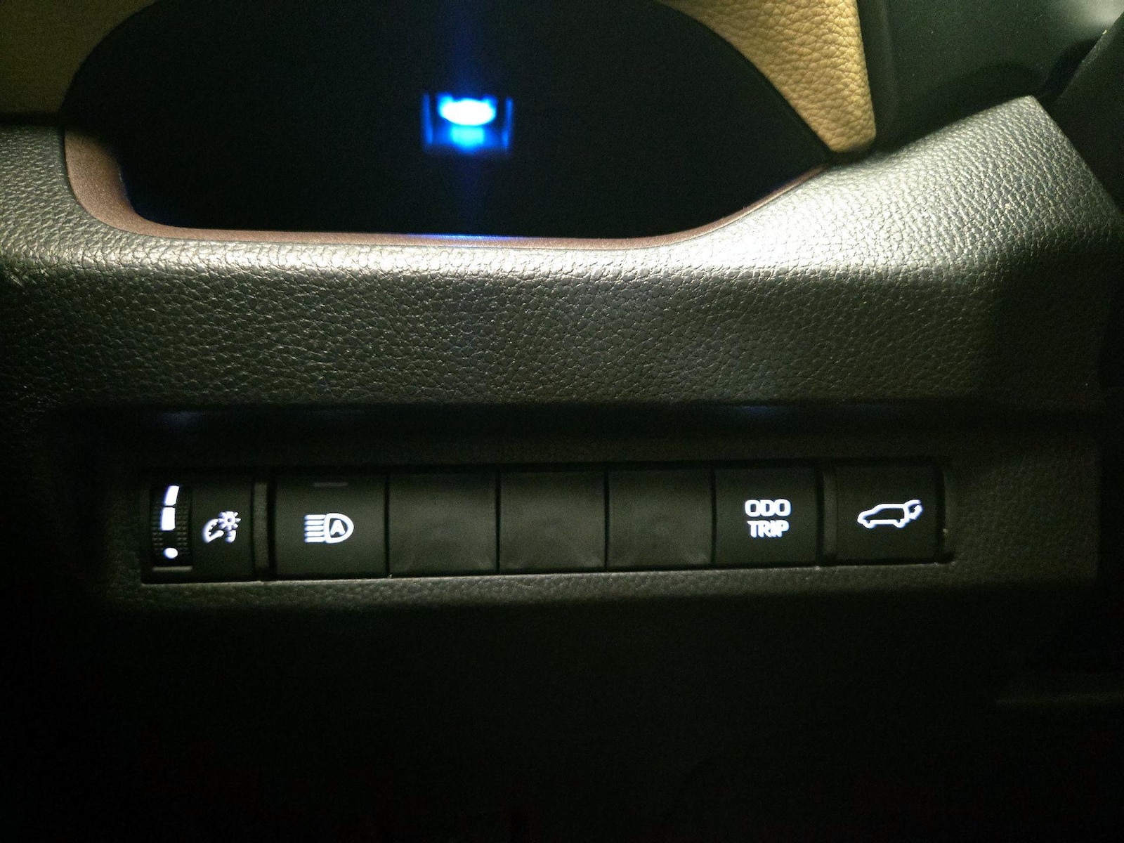 2025 Toyota RAV4 Limited - Photo 14