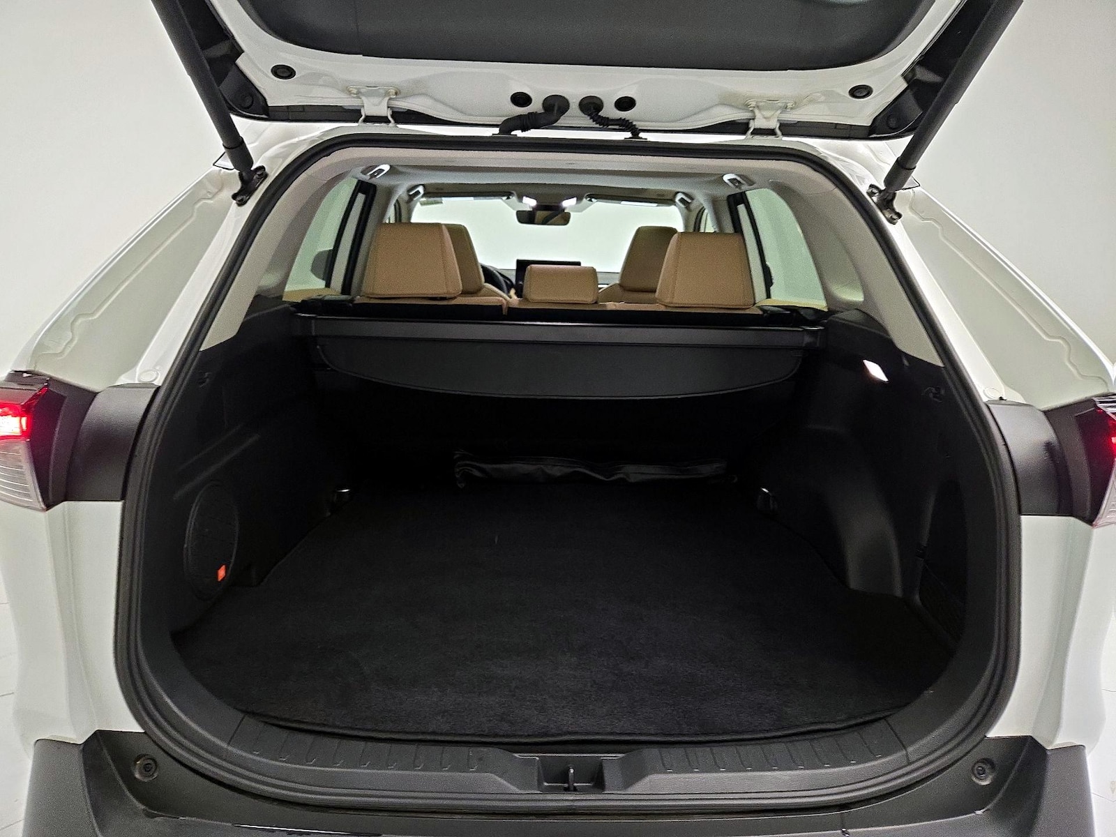 2025 Toyota RAV4 Limited - Photo 22