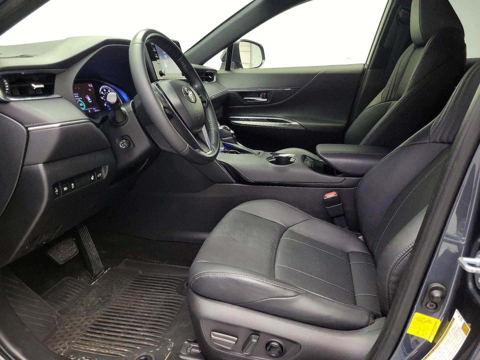 2021 Toyota Venza XLE - Photo 12