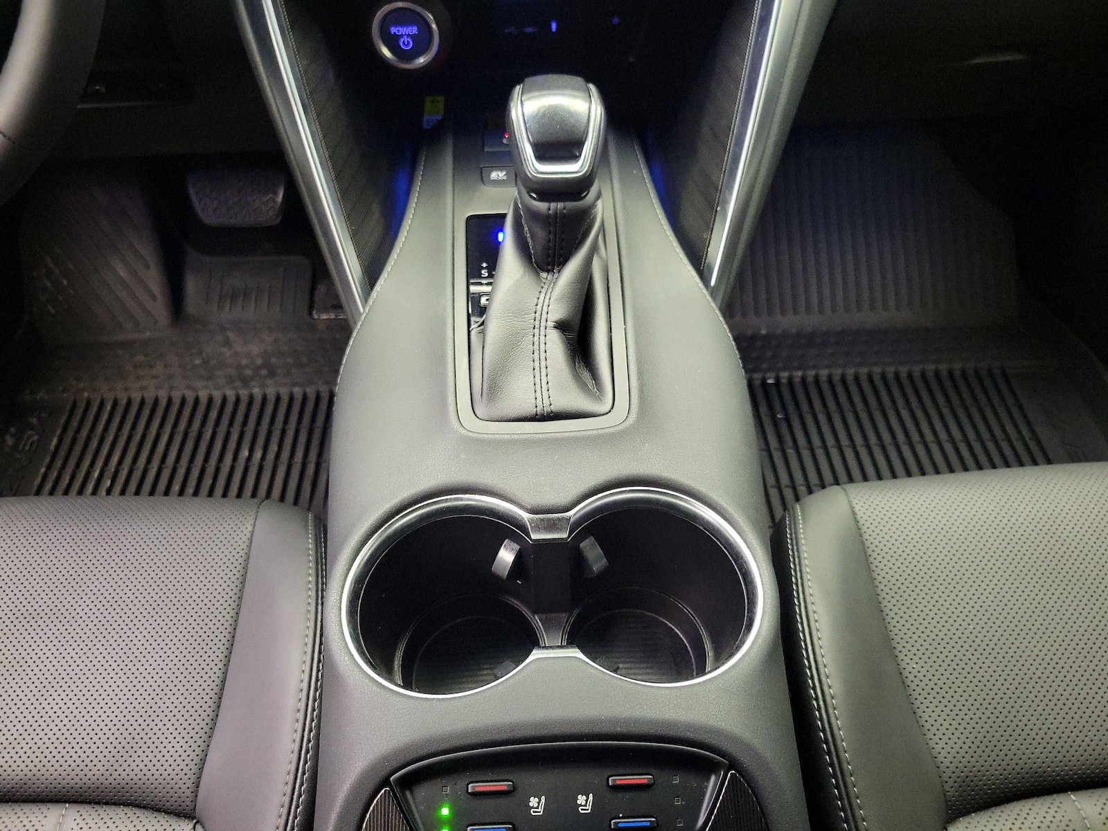 2021 Toyota Venza XLE - Photo 18
