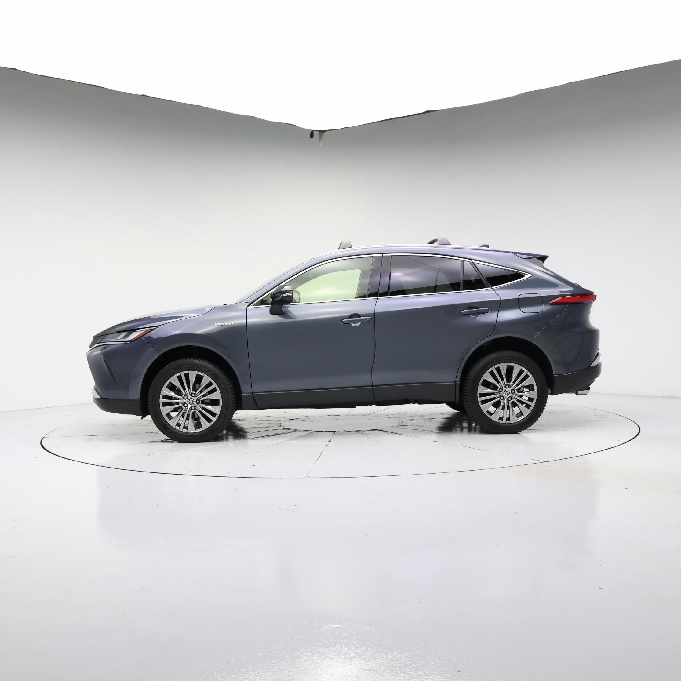 Thumbnail: 2021 Toyota Venza - 3