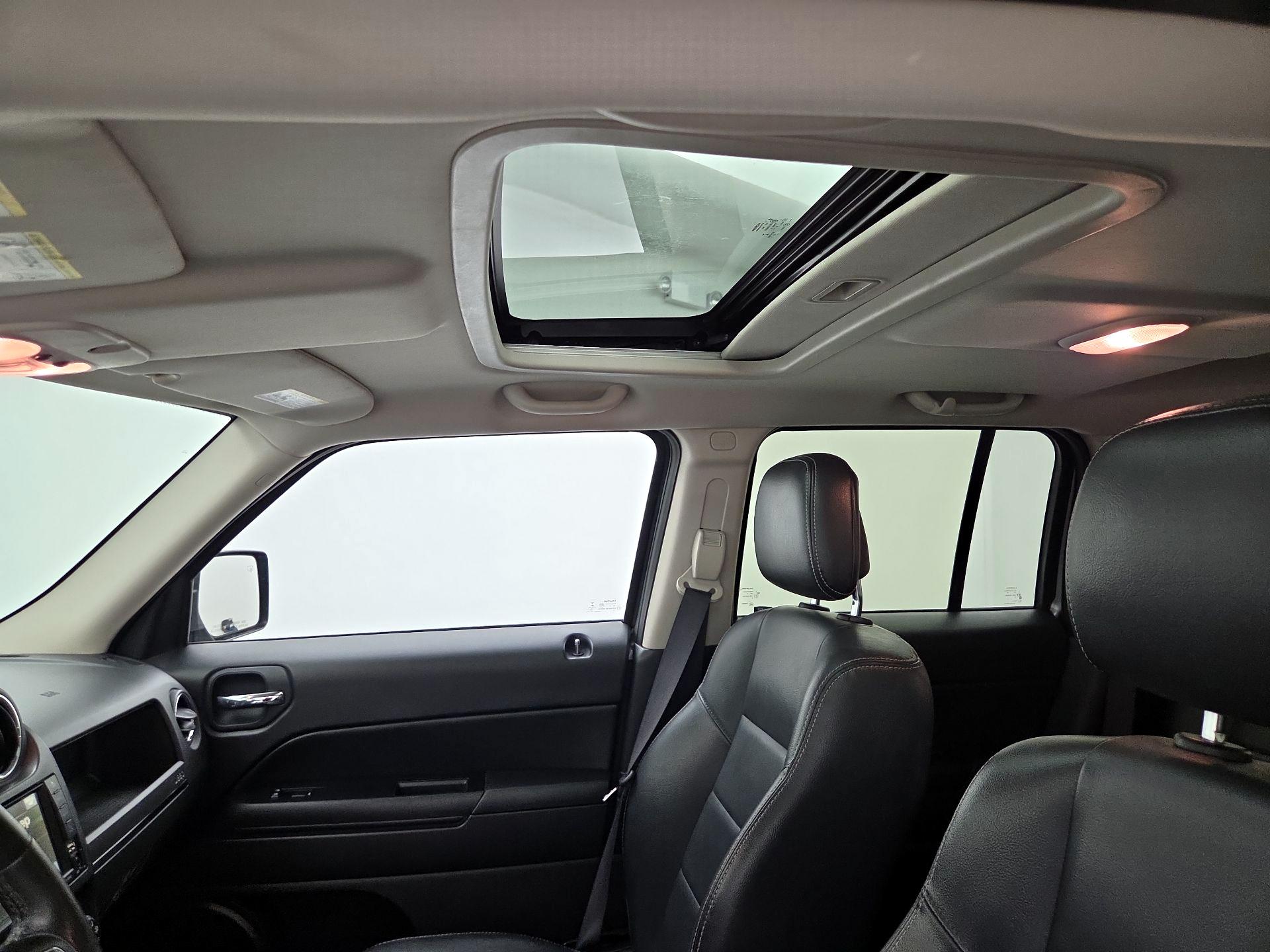 Thumbnail: 2016 Jeep Patriot - 19