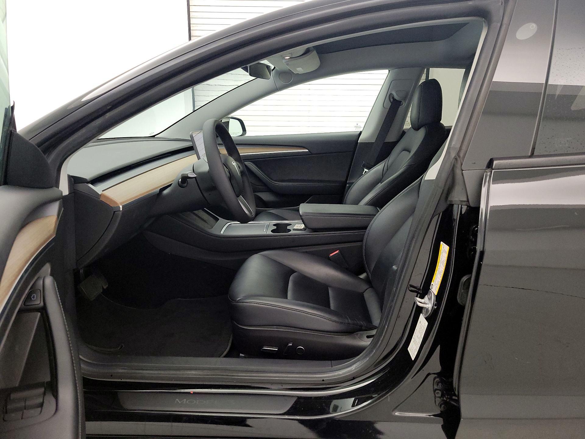 Thumbnail: 2021 Tesla Model 3 - 11