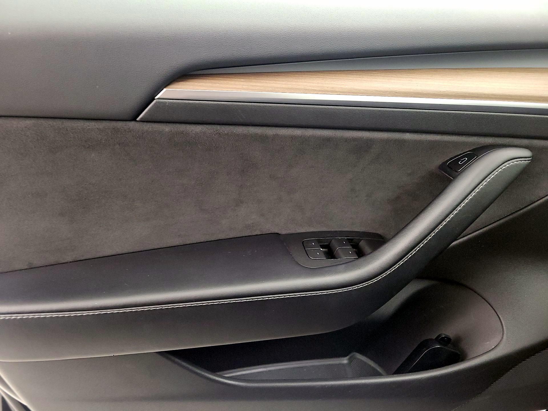Thumbnail: 2021 Tesla Model 3 - 12