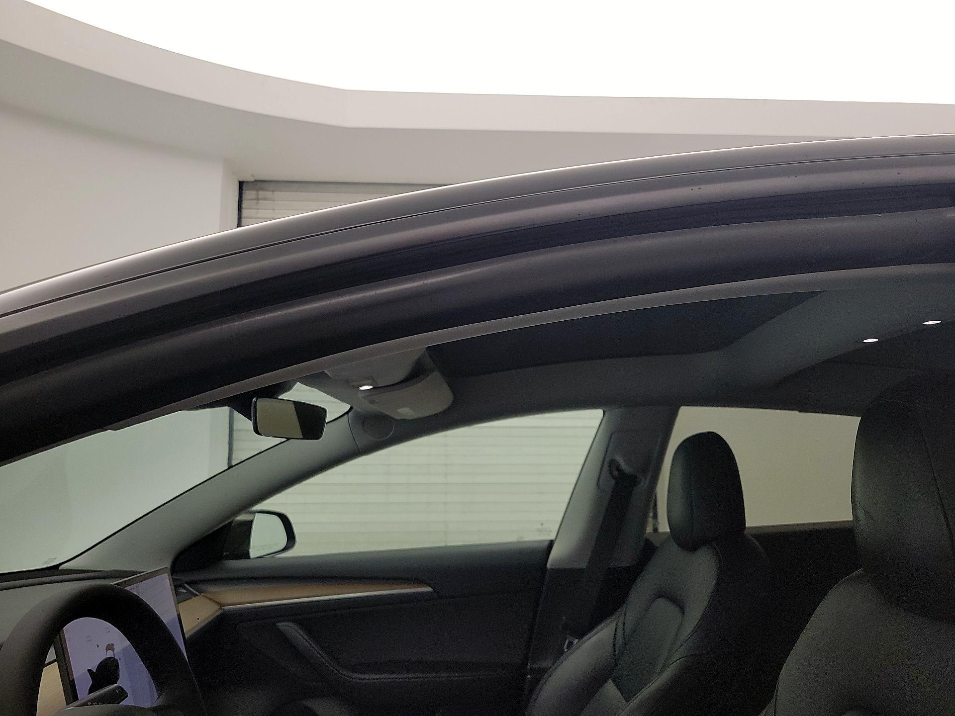 Thumbnail: 2021 Tesla Model 3 - 18