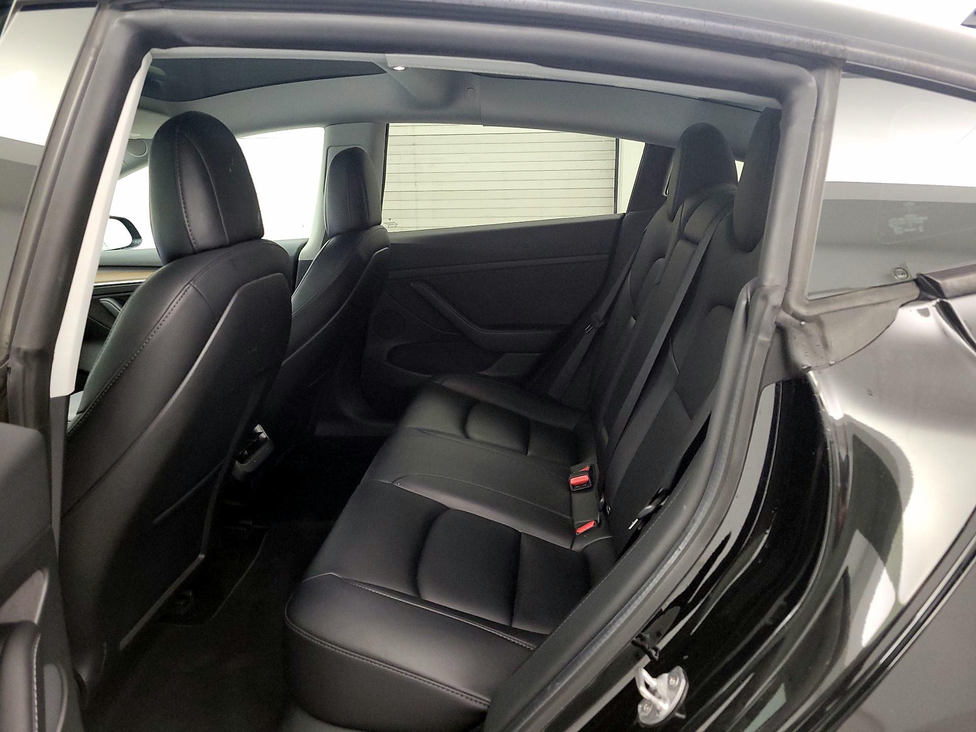 Thumbnail: 2021 Tesla Model 3 - 19