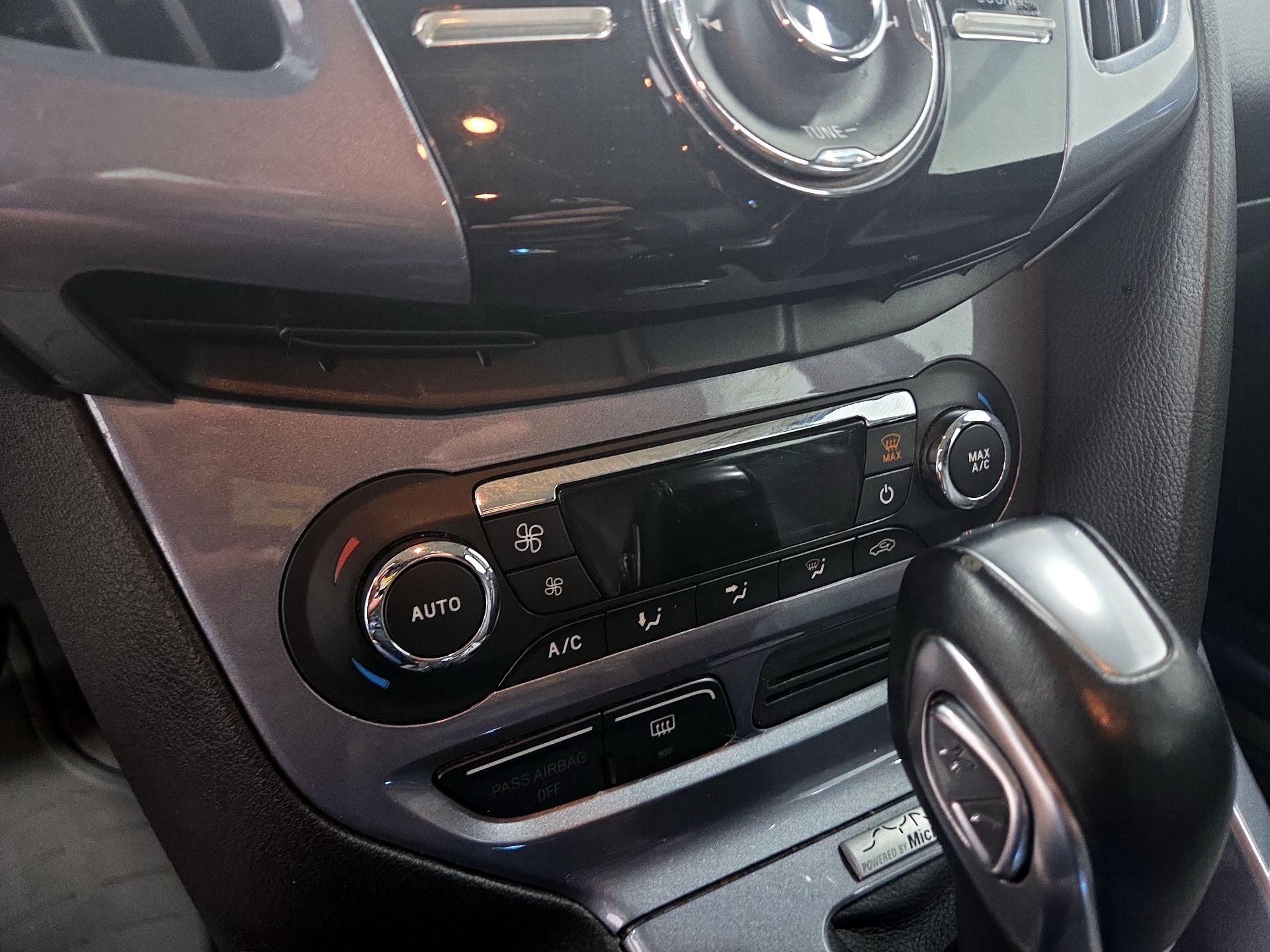 Thumbnail: 2014 Ford Focus - 12