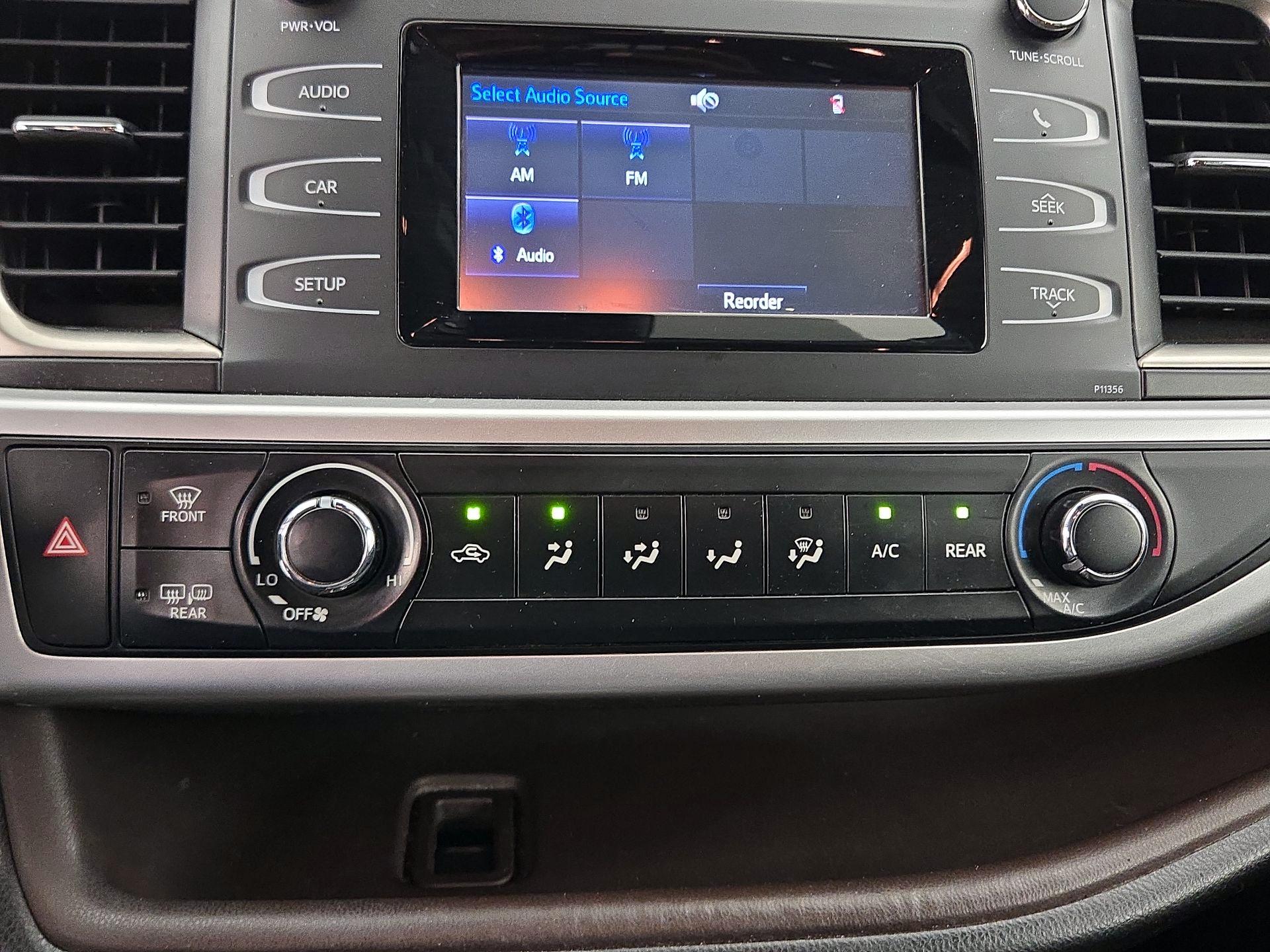 Thumbnail: 2018 Toyota Highlander - 16