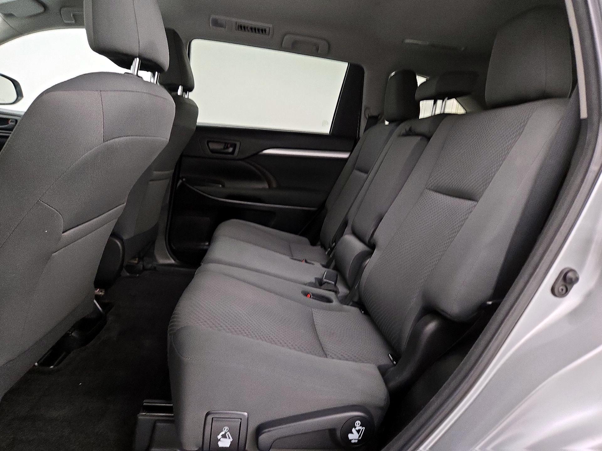 Thumbnail: 2018 Toyota Highlander - 19