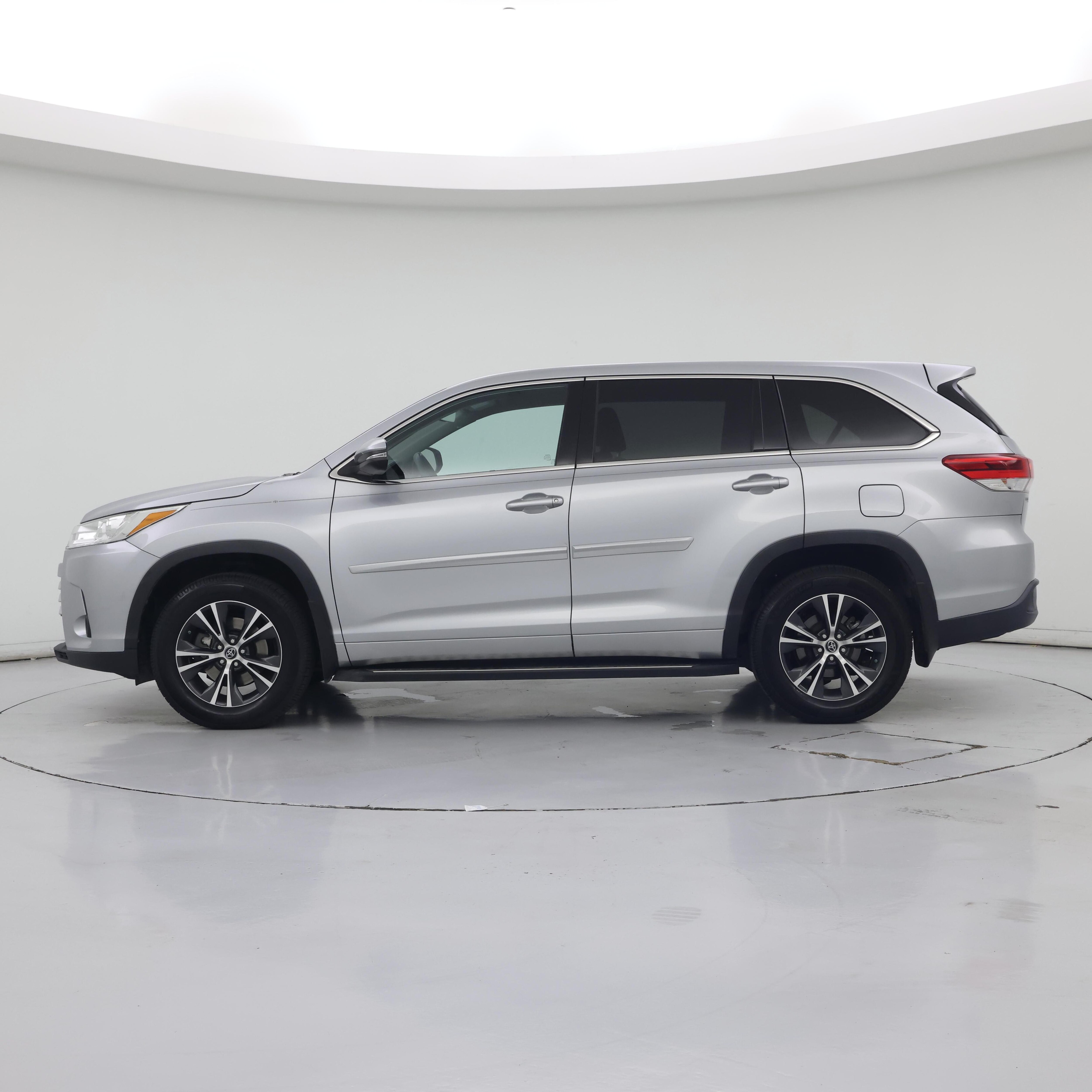 Thumbnail: 2018 Toyota Highlander - 3