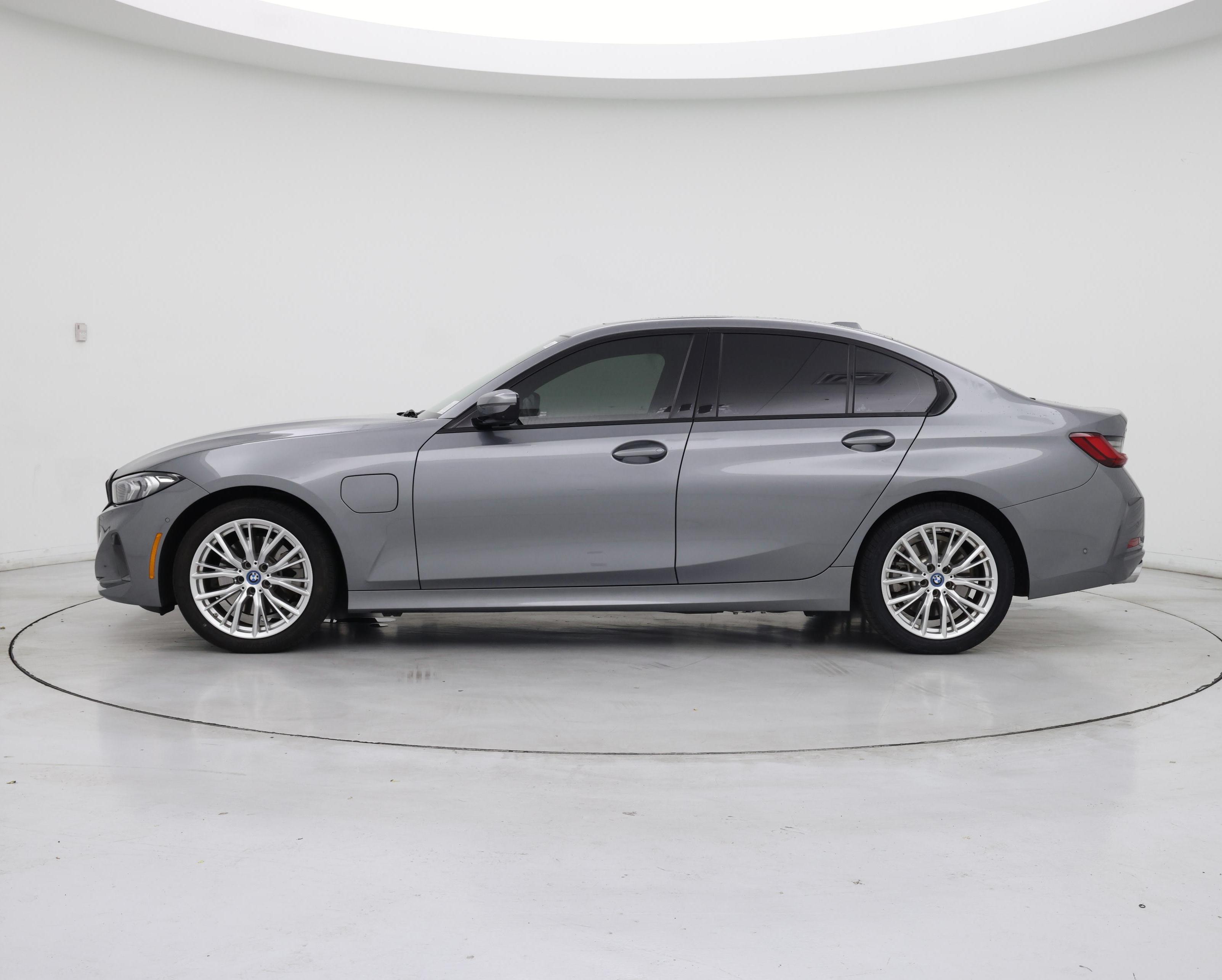 Thumbnail: 2024 BMW 3 Series - 3