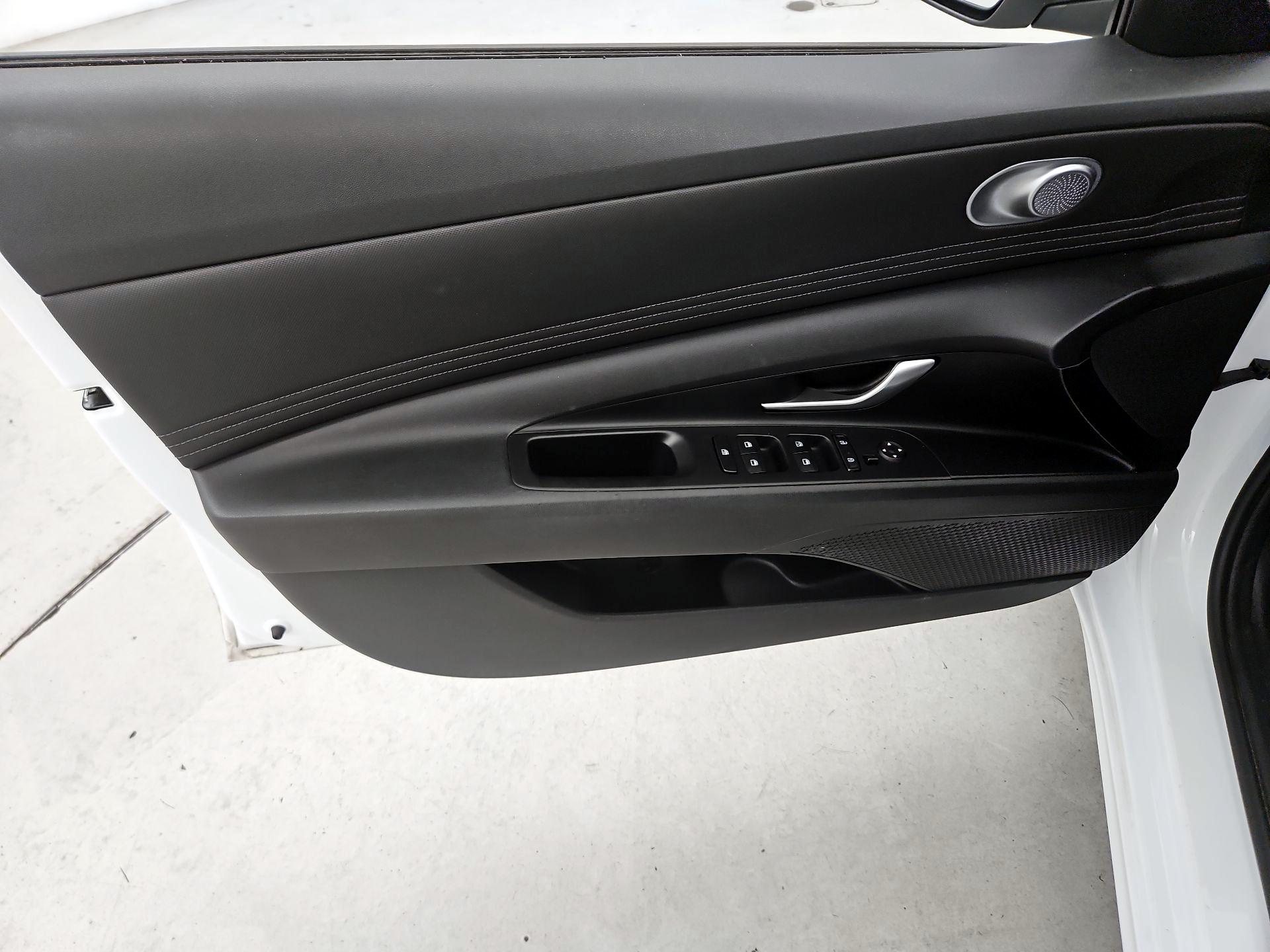 Thumbnail: 2021 Hyundai Elantra - 12