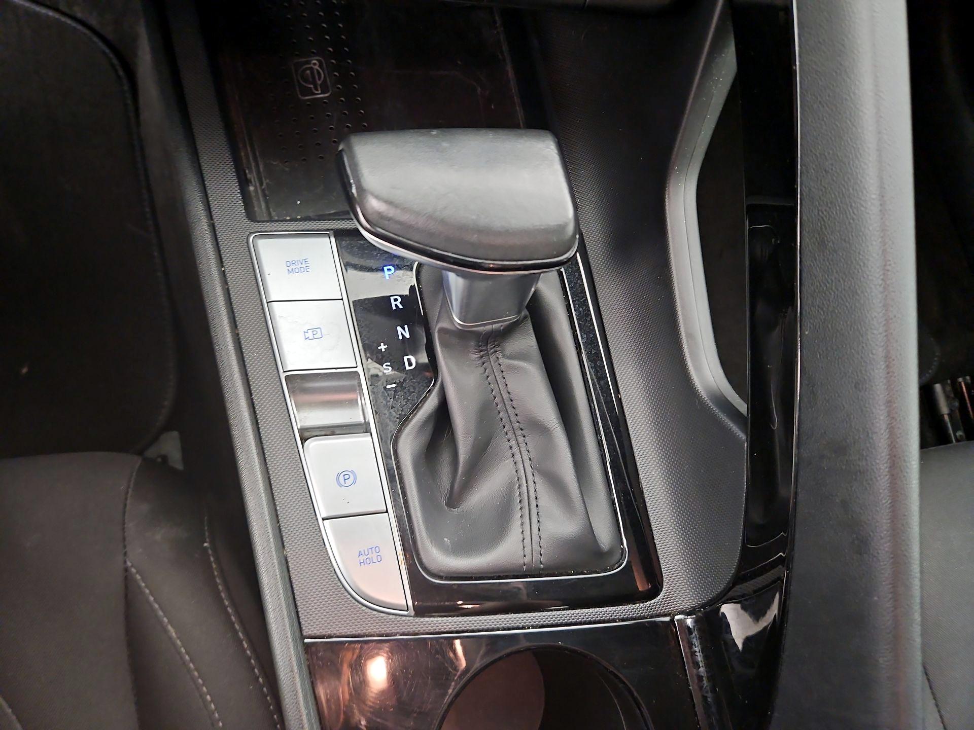 Thumbnail: 2021 Hyundai Elantra - 17