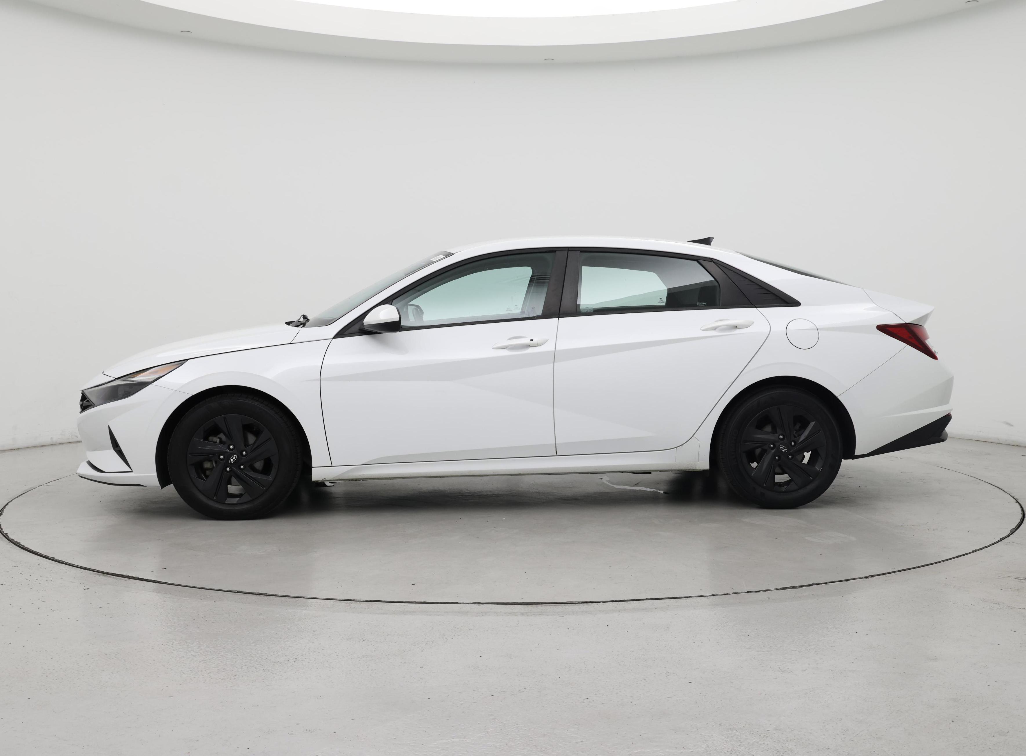 Thumbnail: 2021 Hyundai Elantra - 3