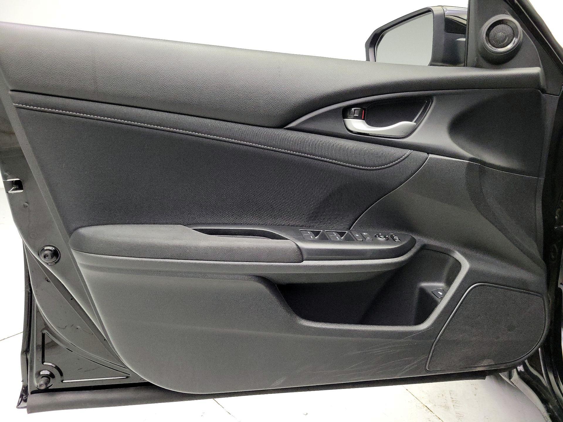 Thumbnail: 2019 Honda Insight - 12