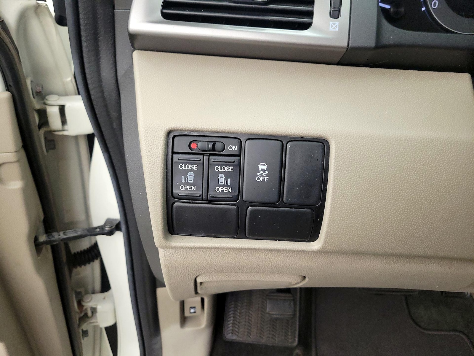 2016 Honda Odyssey EX - Photo 14