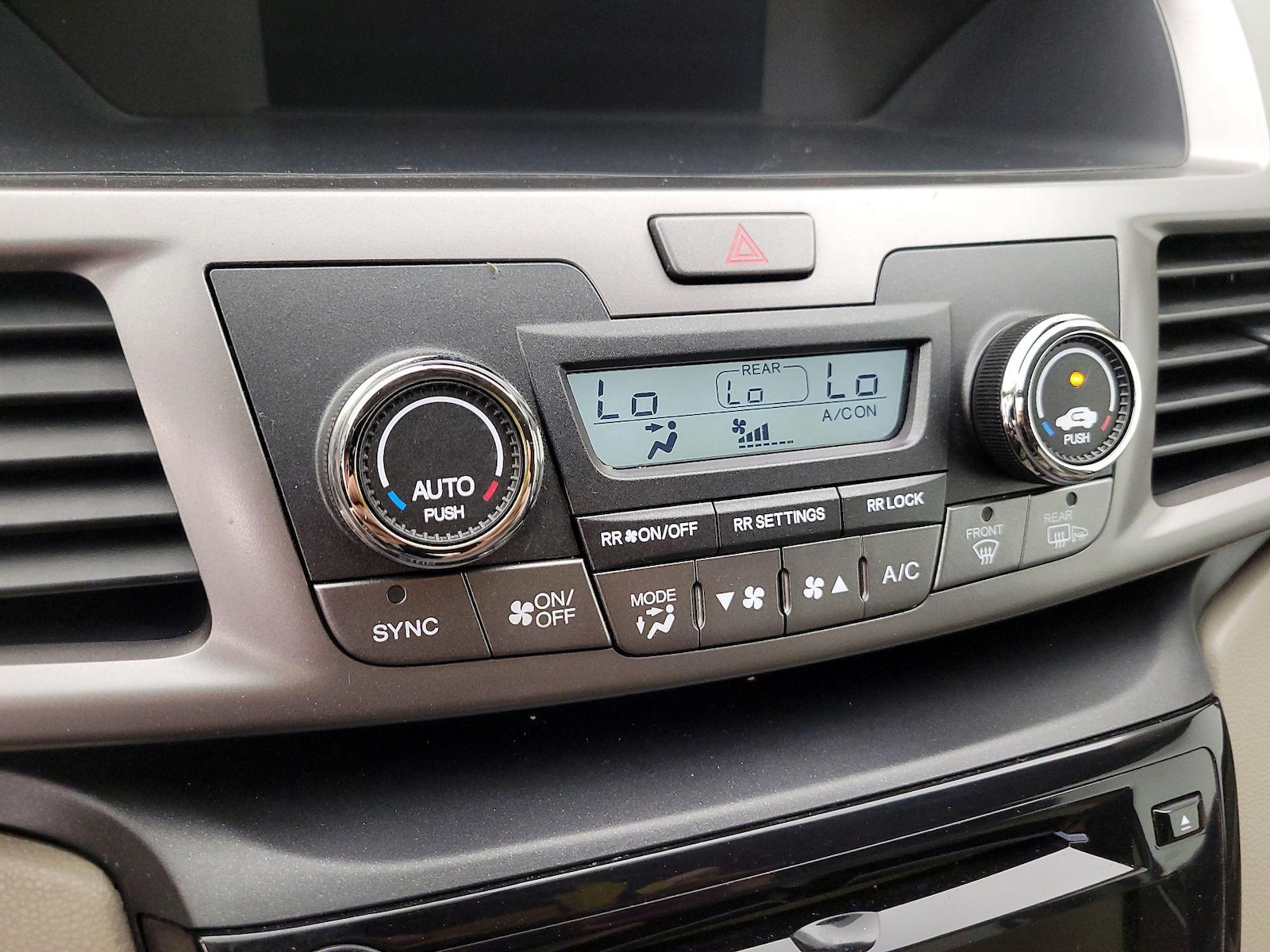2016 Honda Odyssey EX - Photo 17