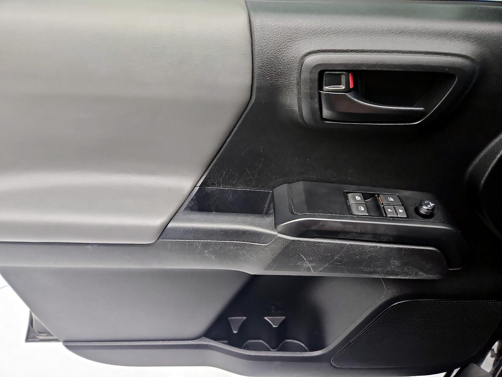 2023 Toyota Tacoma SR - Photo 13